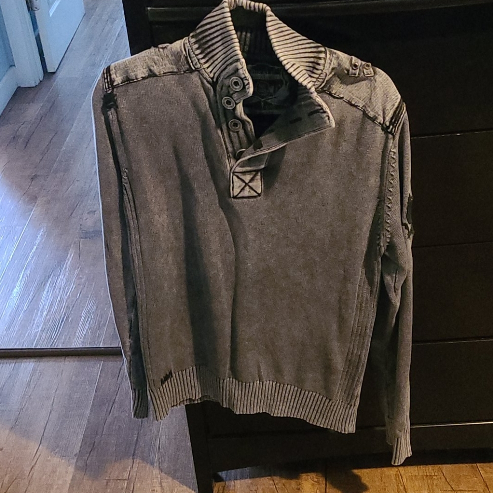 Nice sweater buckle black label